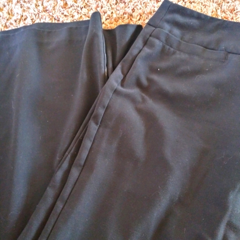 Ninely black slacks size 16 front coin pockets